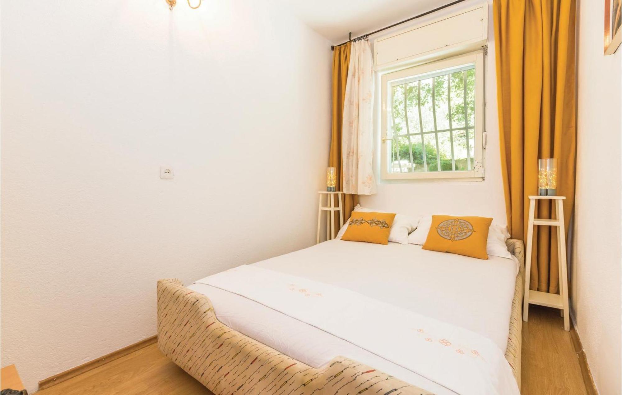 Nice Apartment In Tucepi With Wifi Exterior photo